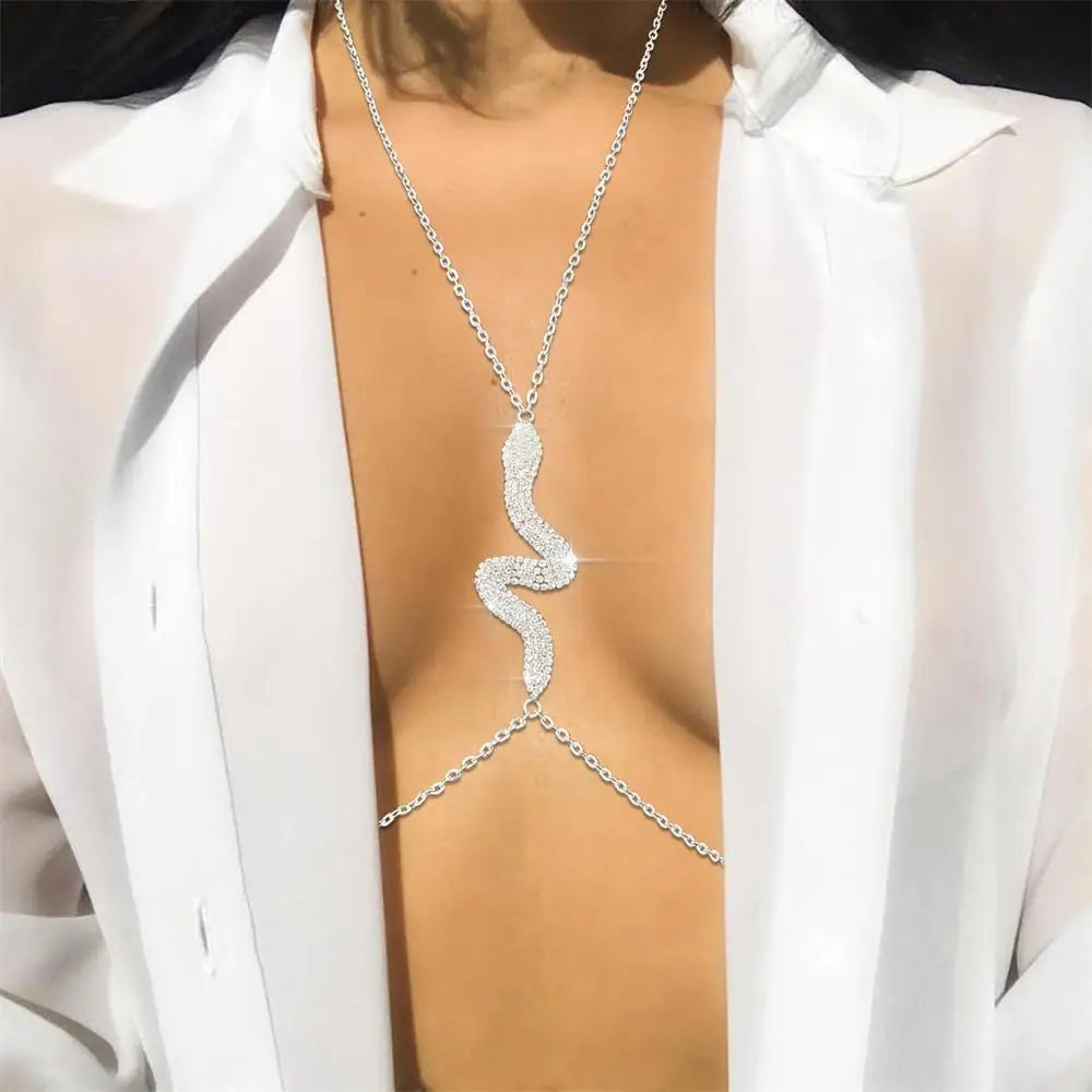 Cadena para el pecho con diseño de serpiente