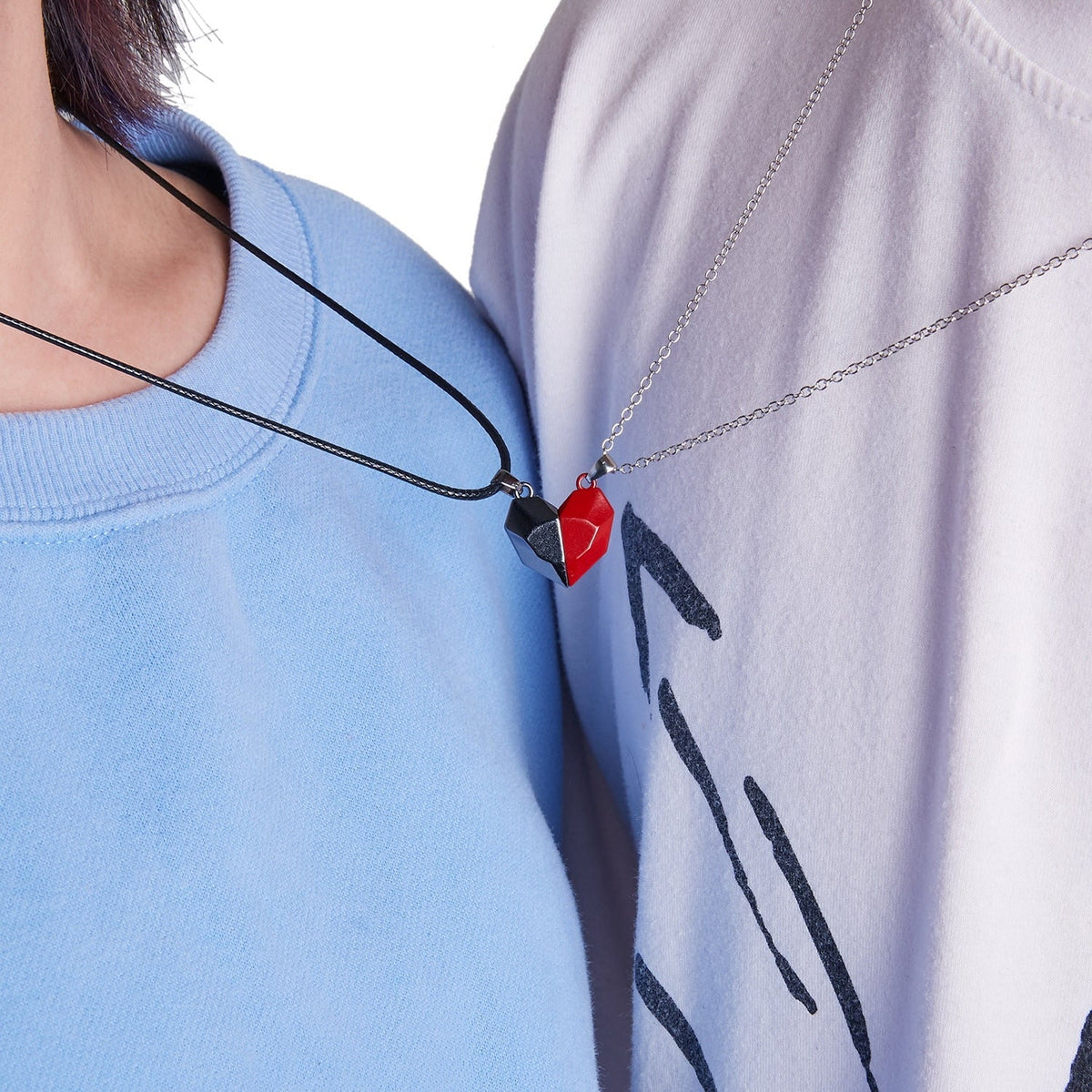 Collar con pareja magnética